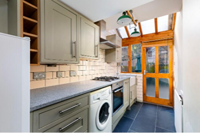 1 Bedroom Flat To Rent In Charteris Road, London, N4