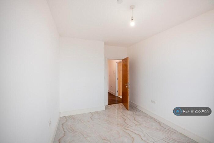 1 Bedroom Flat To Rent In Farnsby Street, Swindon, SN1