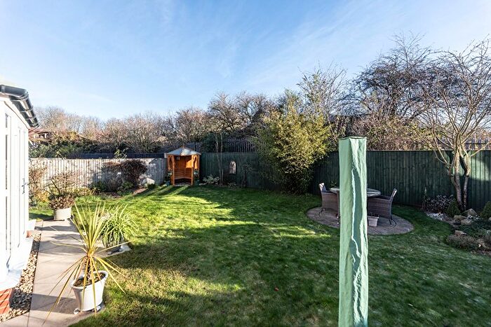 3 Bedroom Detached House For Sale In Netherwood Avenue, Castleford, WF10