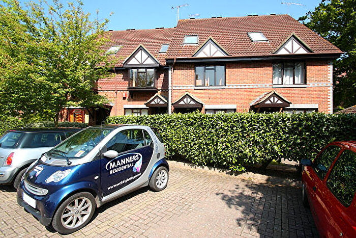 1 Bedroom Flat To Rent In Oriental Road, Woking, GU22
