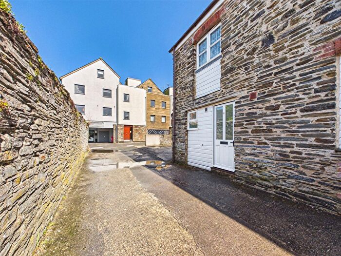1 Bedroom Flat To Rent In Mallets Court, Harbour Road, Wadebridge, PL27