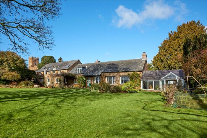3 Bedroom Link Detached House For Sale In Church Lane, Shenington, Banbury, Oxfordshire, OX15