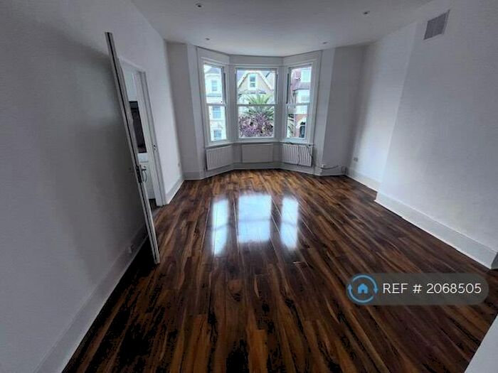 2 Bedroom Flat To Rent In London, Brixton, Herne Hill, Tulse Hill, West Dulwich, SE24