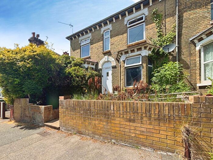 2 Bedroom Flat For Sale In Cawte Road, Southampton, SO15