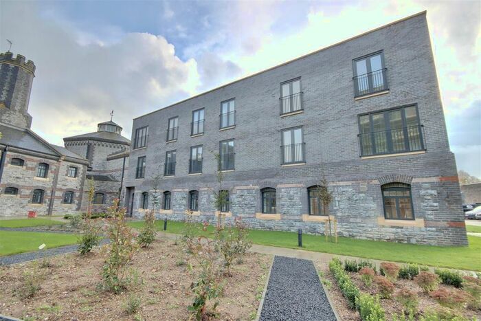 2 Bedroom Flat To Rent In Governors Walk, Portsmouth, PO3