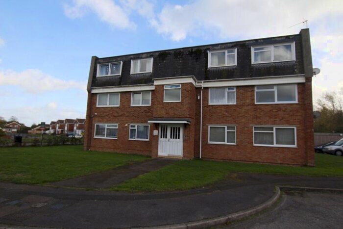 2 Bedroom Flat To Rent In Kimmeridge Close, Swindon, SN3