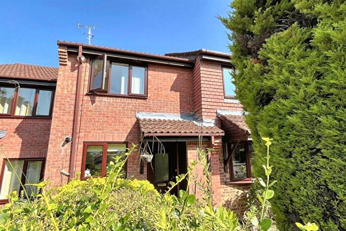 2 Bedroom Terraced House To Rent In Tresillian Gardens, West End, Southampton, Hampshire, SO18