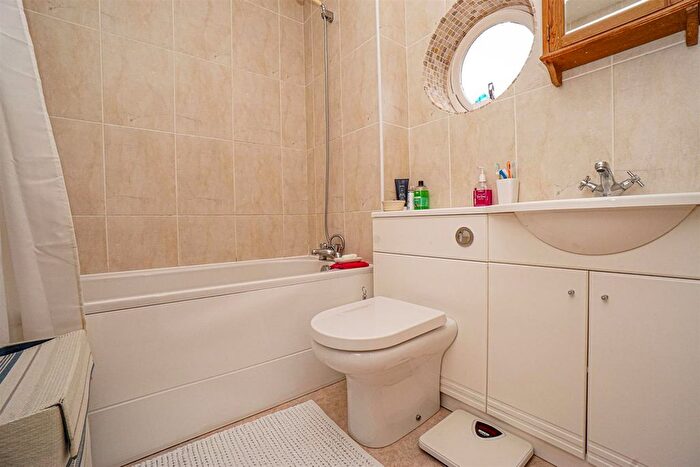 5 Bedroom Detached House For Sale In The Spaldings, St. Leonards-On-Sea, TN38