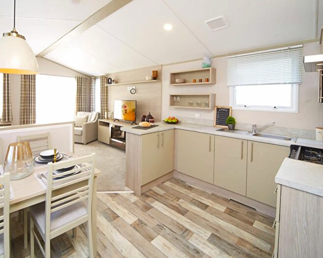 2 Bedroom Park Home For Sale In Ringwood Road, St. Leonards, Ringwood, BH24