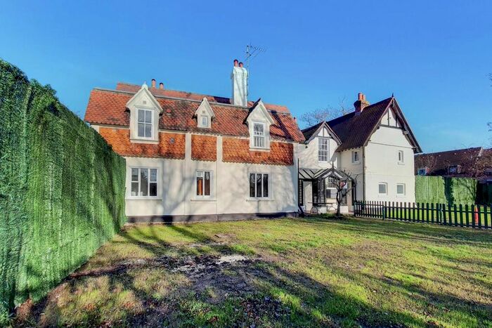 3 Bedroom Flat To Rent In Fawns Manor Close, Bedfont, Feltham TW14