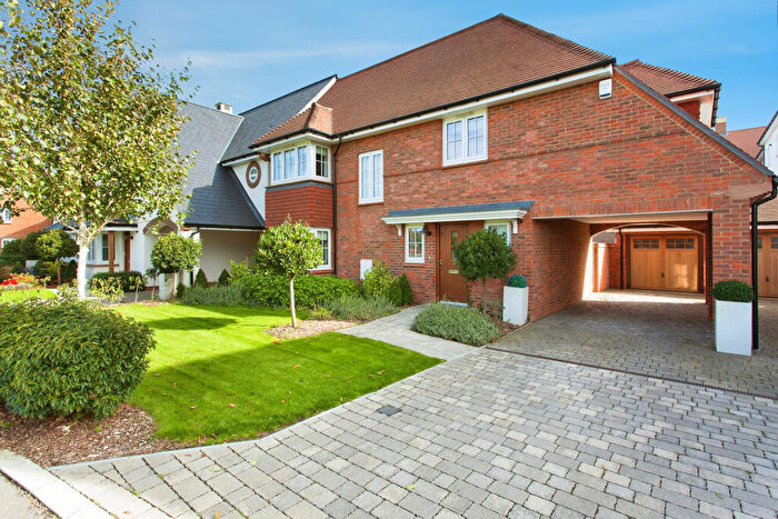 4 Bedroom End Of Terrace House For Sale In Millpond Lane, Horsham, West Sussex, RH12