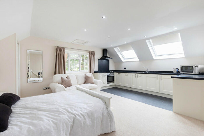 Apartment To Rent In Bowbridge Lane, Prestbury, Cheltenham, GL52