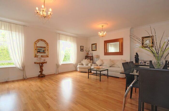 2 Bedroom Flat To Rent In Park Road, London, NW1