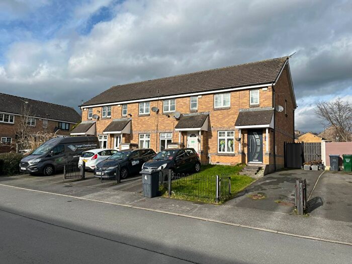 2 Bedroom Town House To Rent In Greenfinch Way, Allerton, Bradford, BD15