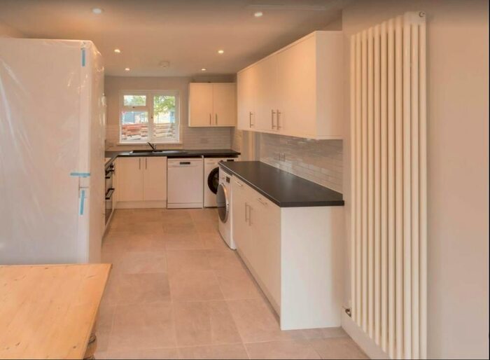 4 Bedroom Semi-Detached House To Rent In Addington Road, Reading, RG1