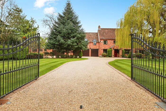 6 Bedroom Detached House For Sale In Church Lane, Misterton, Doncaster, DN10