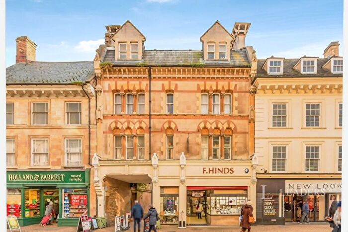 1 Bedroom Flat To Rent In High Street, Stamford, PE9