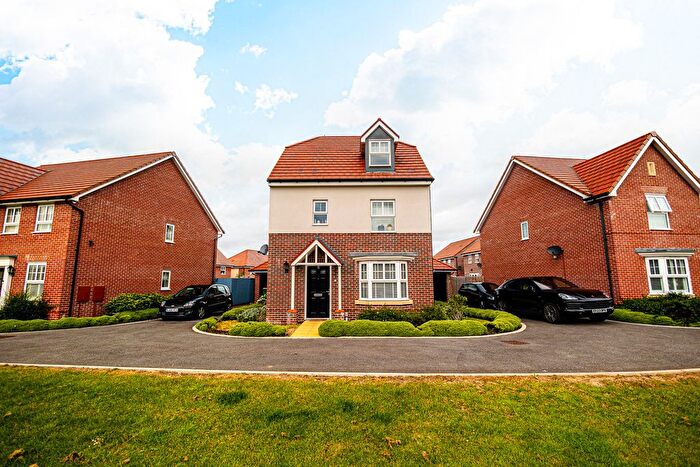 4 Bedroom Detached House To Rent In Hawes Close, Hullbridge, SS5