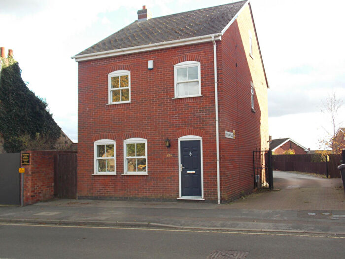 3 Bedroom Detached House To Rent In High Street, Tibshelf, DE55