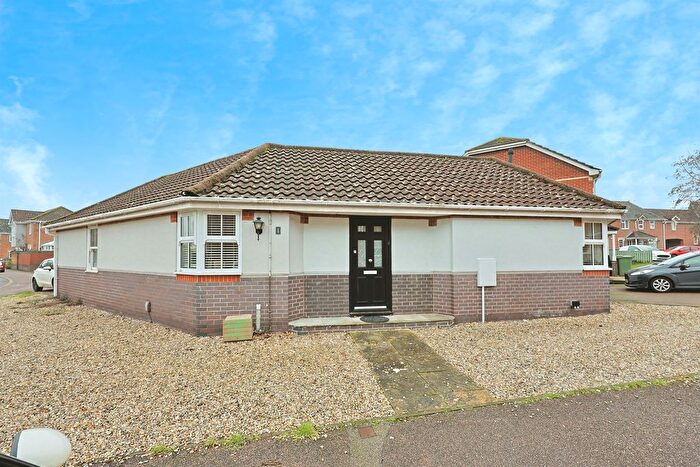 2 Bedroom Terraced Bungalow For Sale In Parliament Court, Norwich, NR7