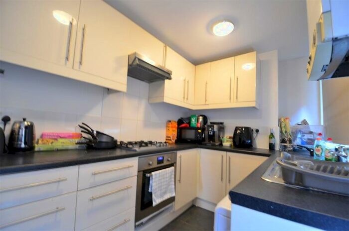 5 Bedroom Terraced House To Rent In / Academic Year Lovely Double Bedroom Student House, Pershore Road, Selly Oak, Free Ultrafast M Broadband, B29