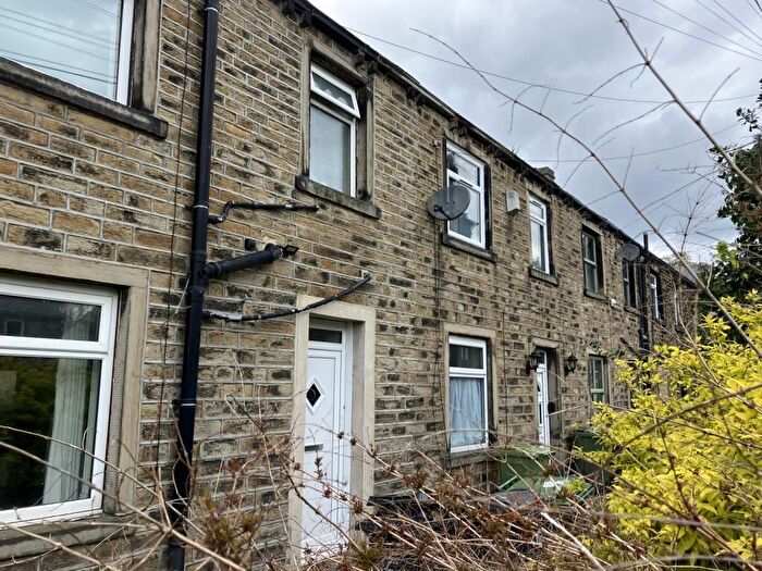 2 Bedroom Terraced House To Rent In Westgate, Almondbury, Huddersfield, West Yorkshire, HD5