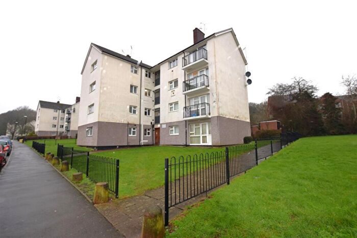 2 Bedroom Flat To Rent In Plantshill Crescent, Tile Hill, Coventry, CV4