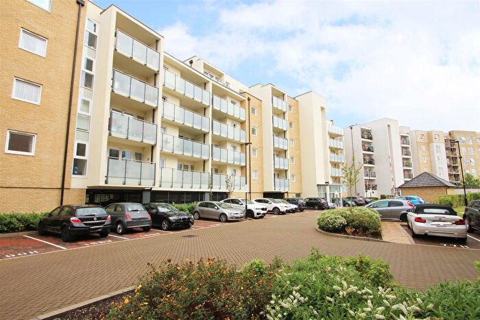 2 Bedroom Flat For Sale In Walsham Court, Ickenham, UB10