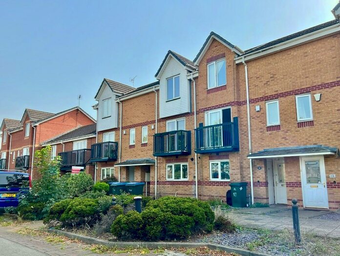 3 Bedroom Town House To Rent In Trimpley Drive, Daimler Green, Coventry, CV6