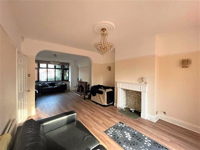 6 Bedroom Property To Rent In Monmouth Avenue, London, E18