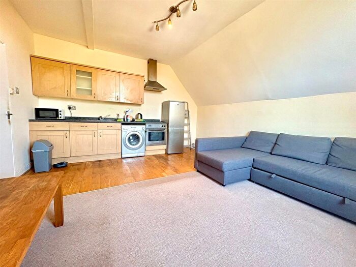 1 Bedroom Flat To Rent In Craven Park, London, NW10
