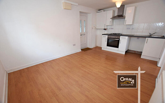 1 Bedroom Flat To Rent In |Ref: |, Cox's Lane, Southampton, SO19