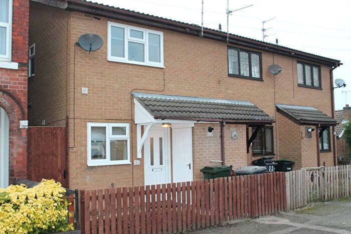 2 Bedroom Property To Rent In Meadow Road, Nottingham, NG4