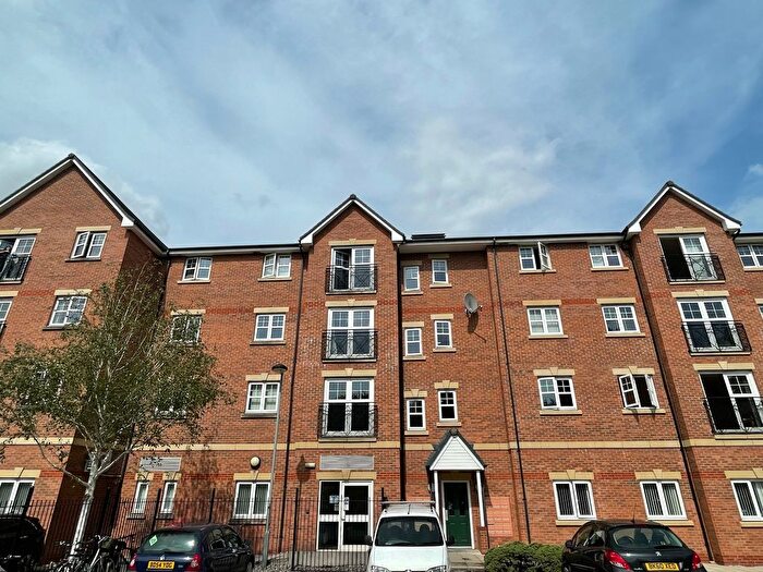 2 Bedroom Flat To Rent In Ladybarn Lane, Manchester, M14