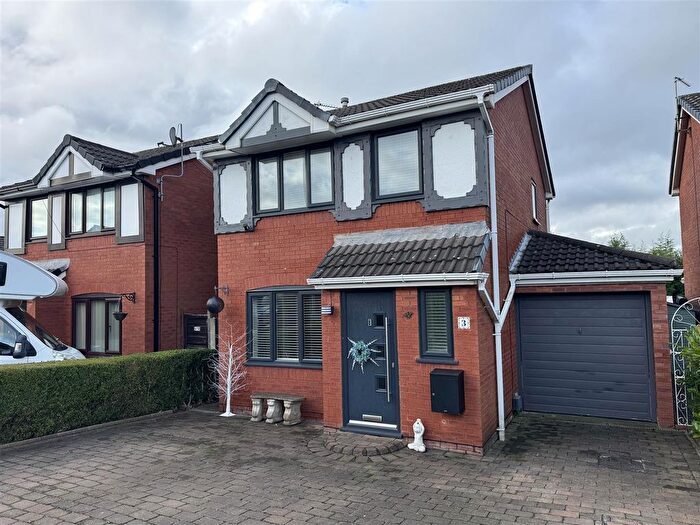 3 Bedroom Detached House For Sale In Butterley Close, Dukinfield, SK16
