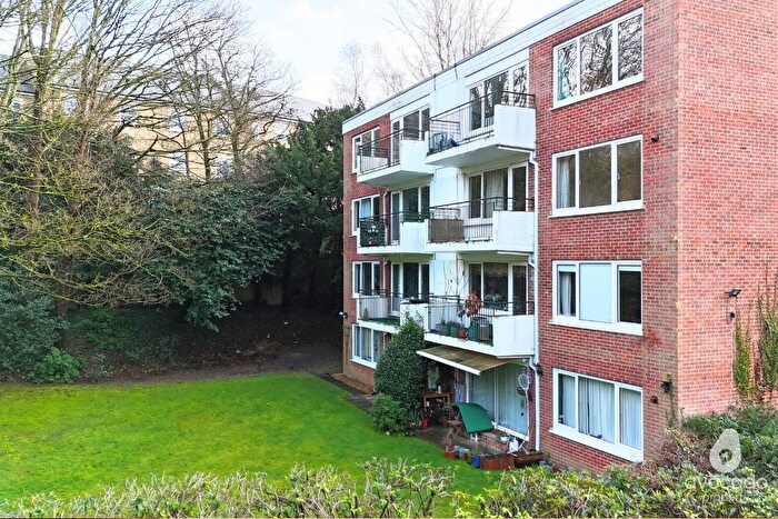 2 Bedroom Flat For Sale In The Glen, London Road, Ascot, SL5