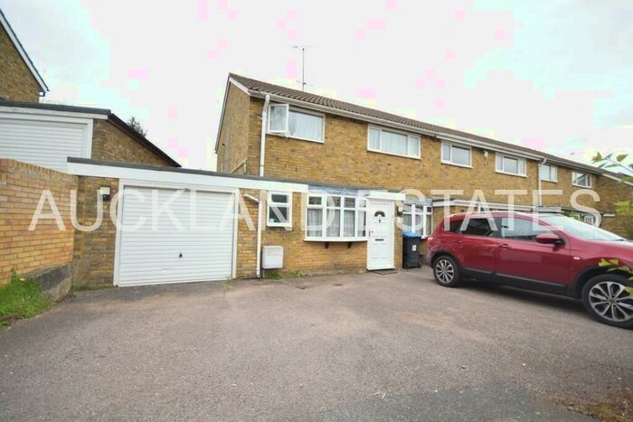 3 Bedroom End Of Terrace House To Rent In Birch Drive, Hatfield, AL10