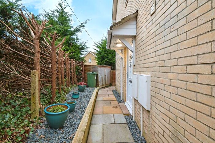 1 Bedroom Flat For Sale In Oval Road, Lockerley, Romsey, SO51