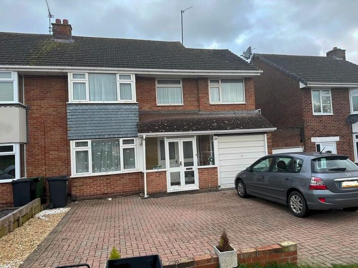 4 Bedroom Semi-Detached House To Rent In Inverary Road, Wroughton, Swindon, SN4