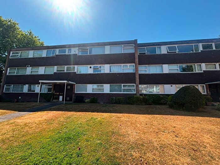 2 Bedroom Flat To Rent In Green Gables, Sutton Coldfield, B74