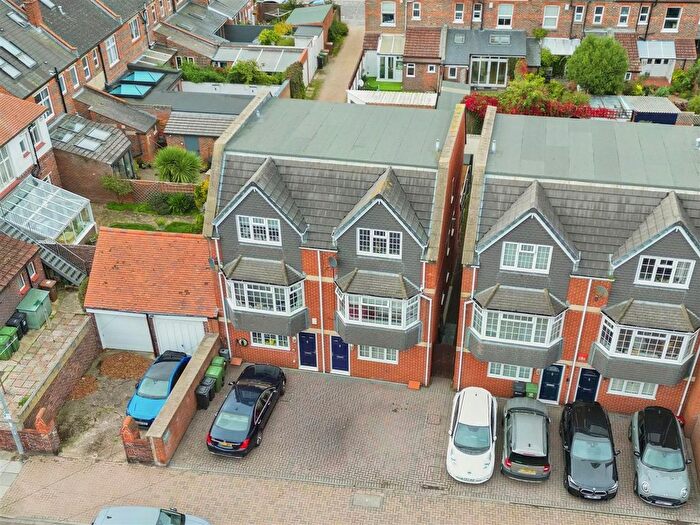 5 Bedroom Semi-Detached House For Sale In St. Georges Road, Southsea, PO4