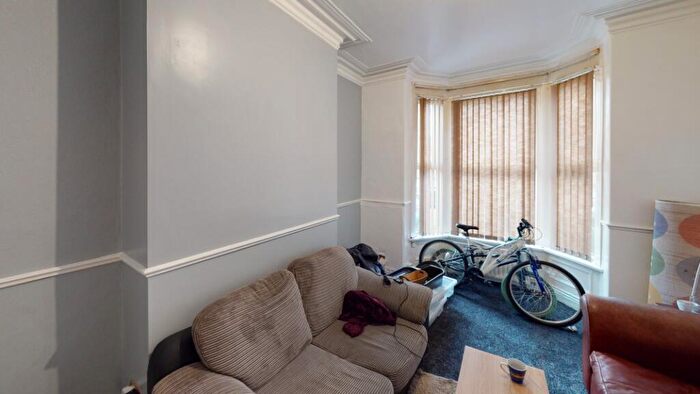 4 Bedroom Terraced House To Rent In Ashville Avenue, Hyde Park, Leeds, LS6
