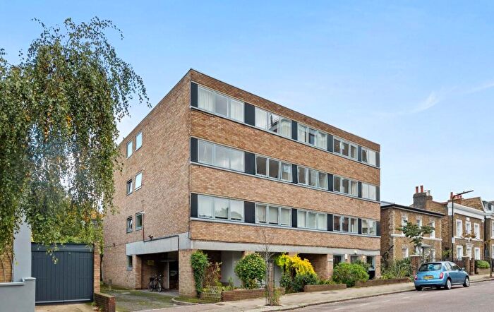 2 Bedroom Flat For Sale In Yoakley Road, London, N16