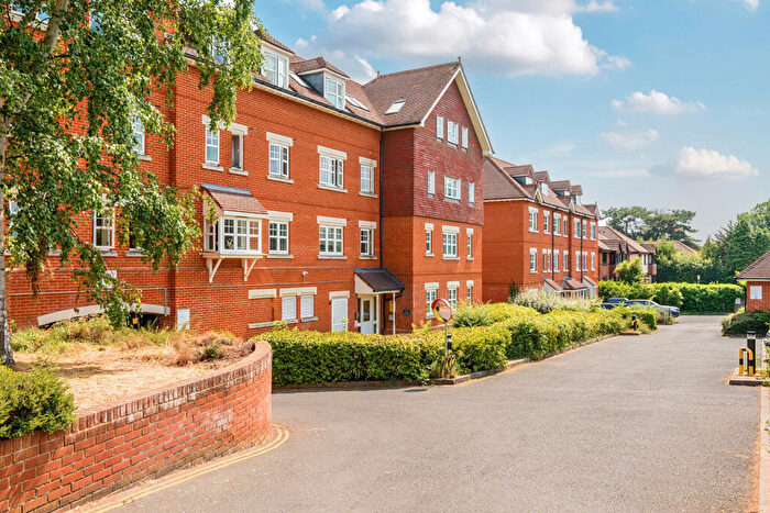 2 Bedroom Apartment For Sale In Heathside Road, Woking, Surrey, GU22