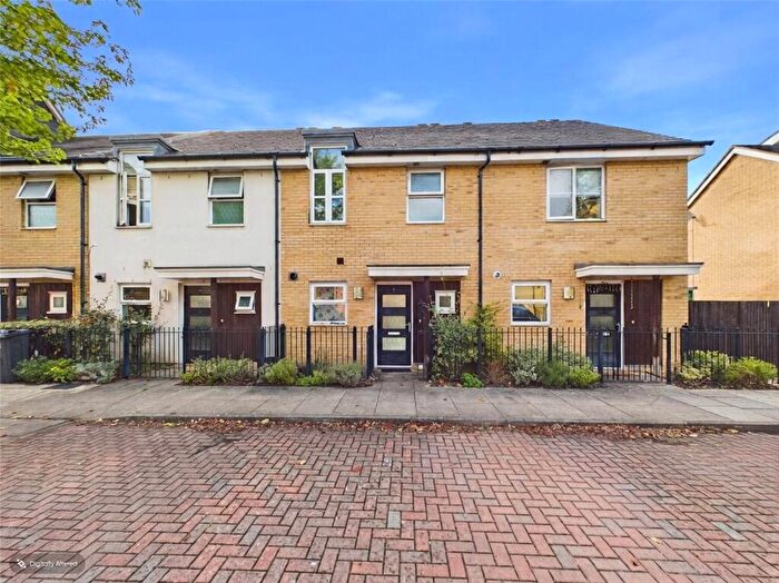 3 Bedroom Terraced House To Rent In Havergate Way, Reading, Berkshire, RG2