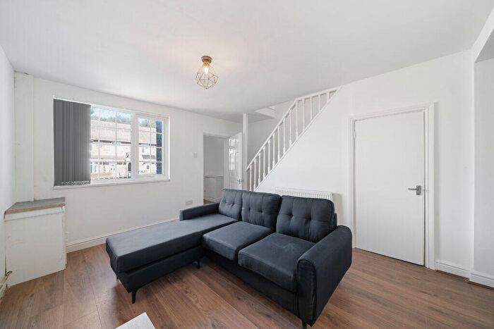 3 Bedroom Semi Detached House To Rent In Broad Lane, Merseyside, Liverpool, L11