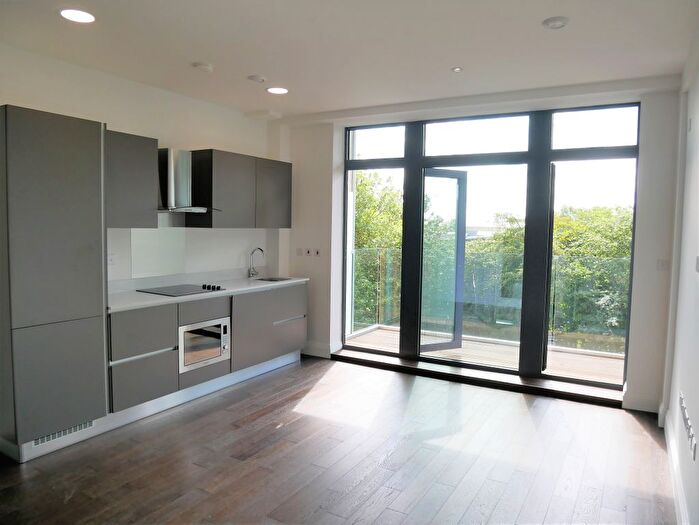 1 Bedroom Flat To Rent In Brindley Place, Uxbridge, UB8