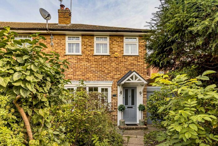 2 Bedroom Semi-Detached House To Rent In Thames Street, Hampton, TW12