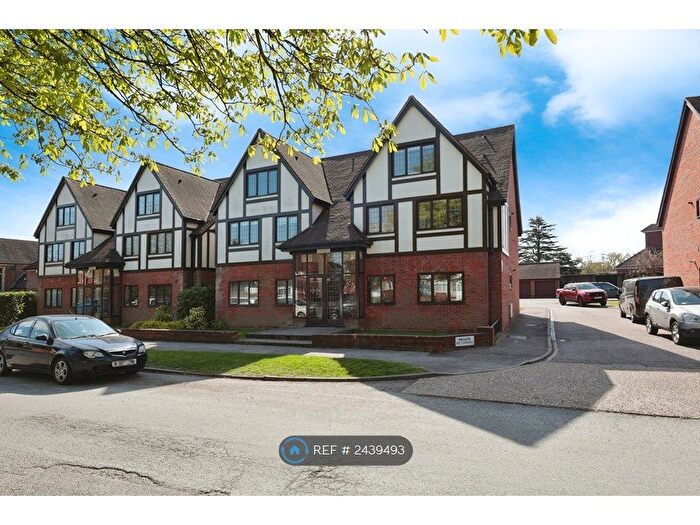 2 Bedroom Flat To Rent In Warwick Road, Beaconsfield, HP9