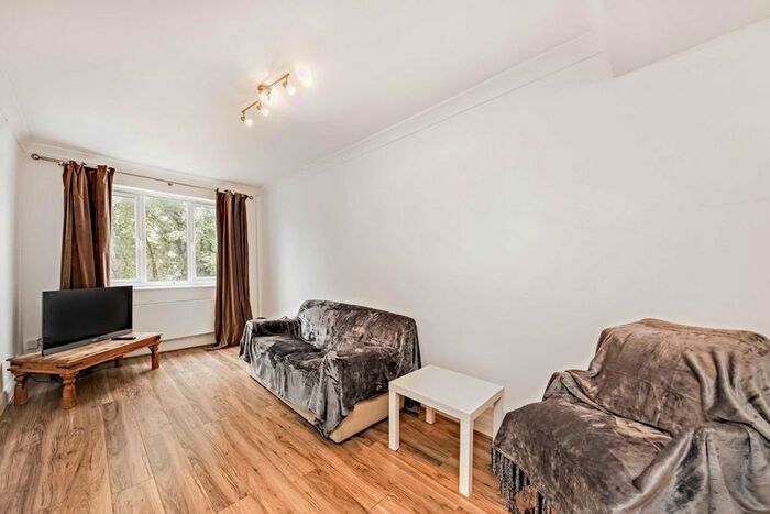 2 Bedroom Flat To Rent In Claremont Road, London, W9